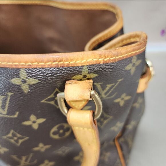Authentic Louis Vuitton Monogram Batignolles Vertical W/ Dust Bag - Picture 15 of 17
